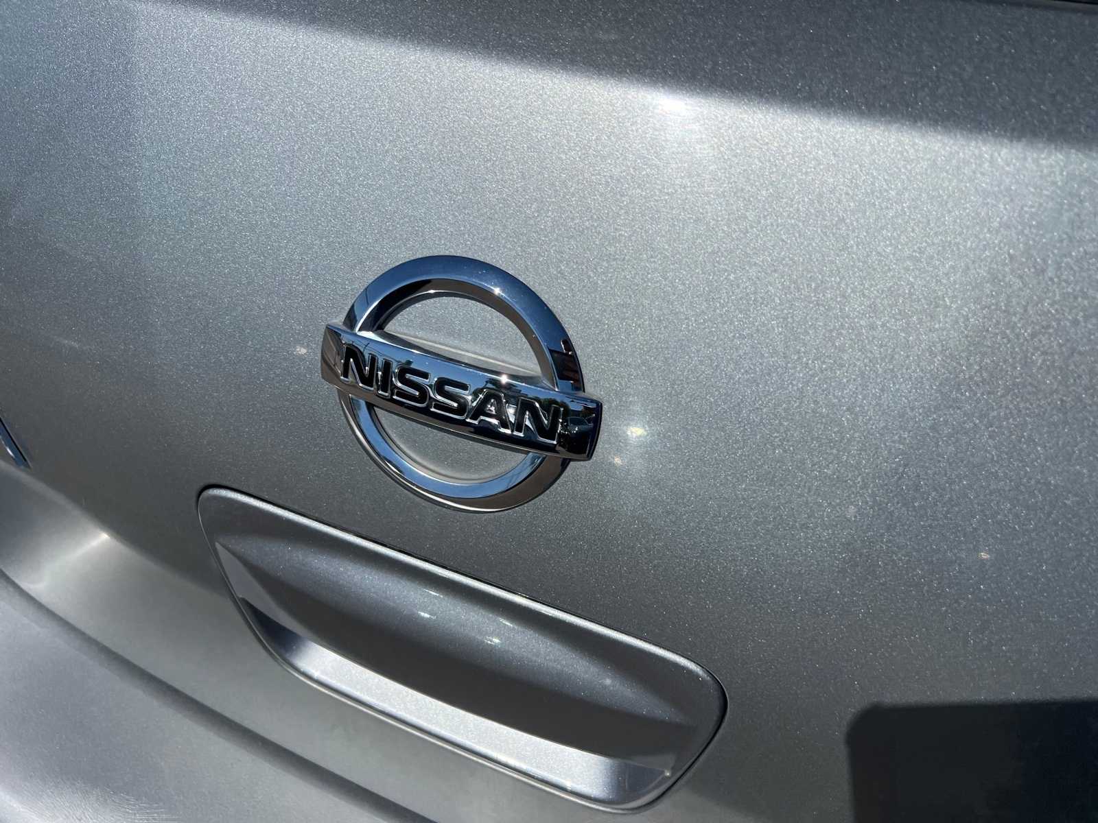 Thumbnail: 2012 Nissan Versa - 6
