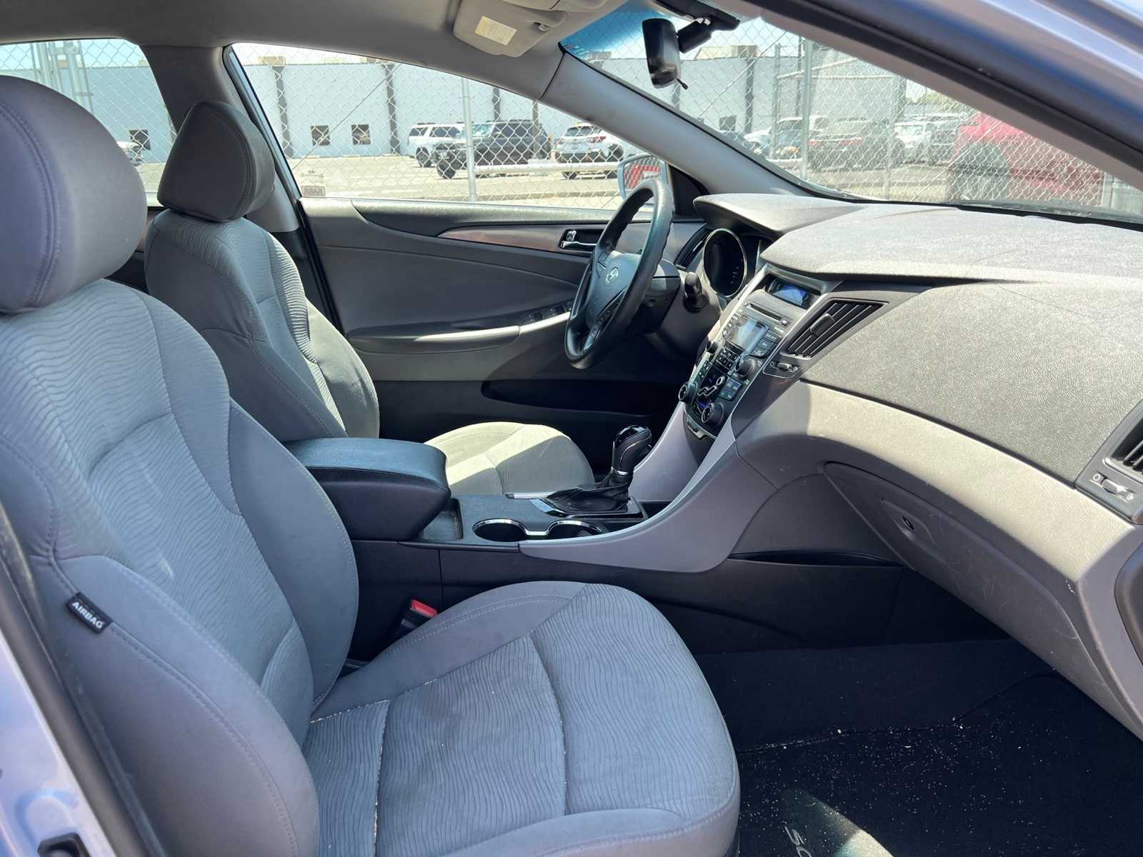 Thumbnail: 2012 Hyundai Sonata - 27