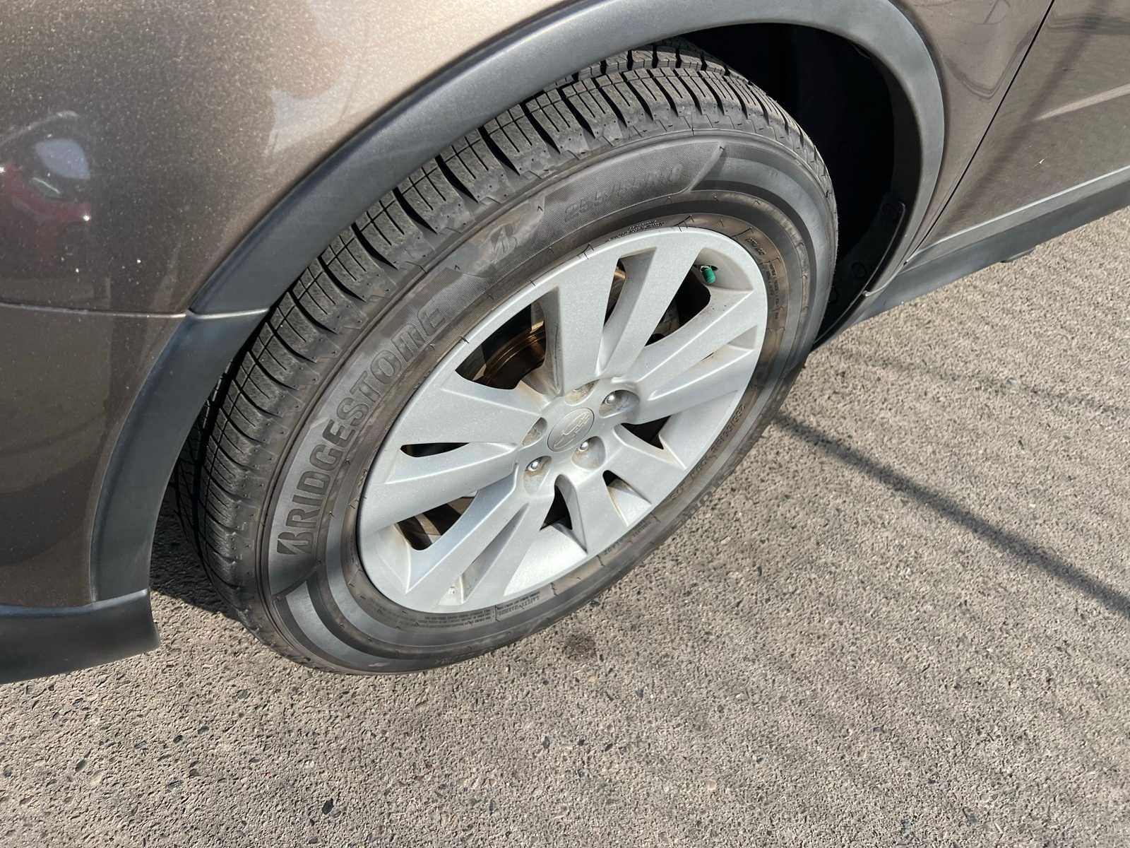 Thumbnail: 2008 Subaru Tribeca - 13