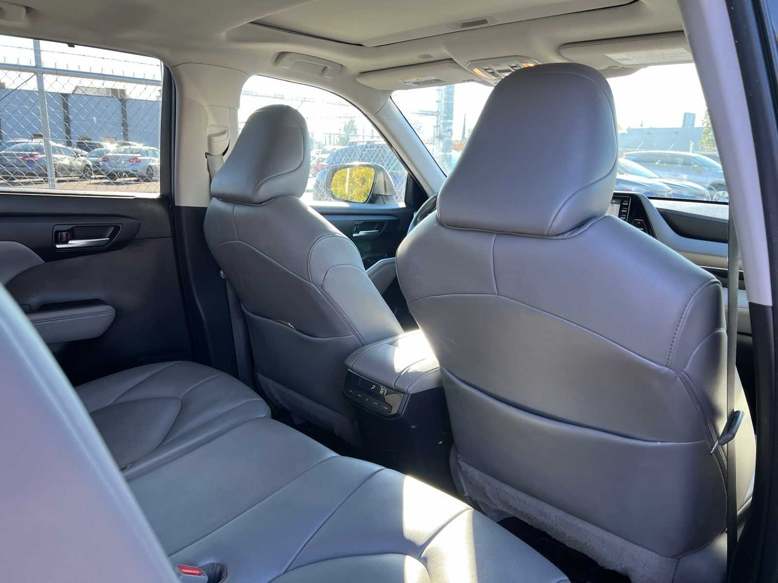 Thumbnail: 2021 Toyota Highlander - 22