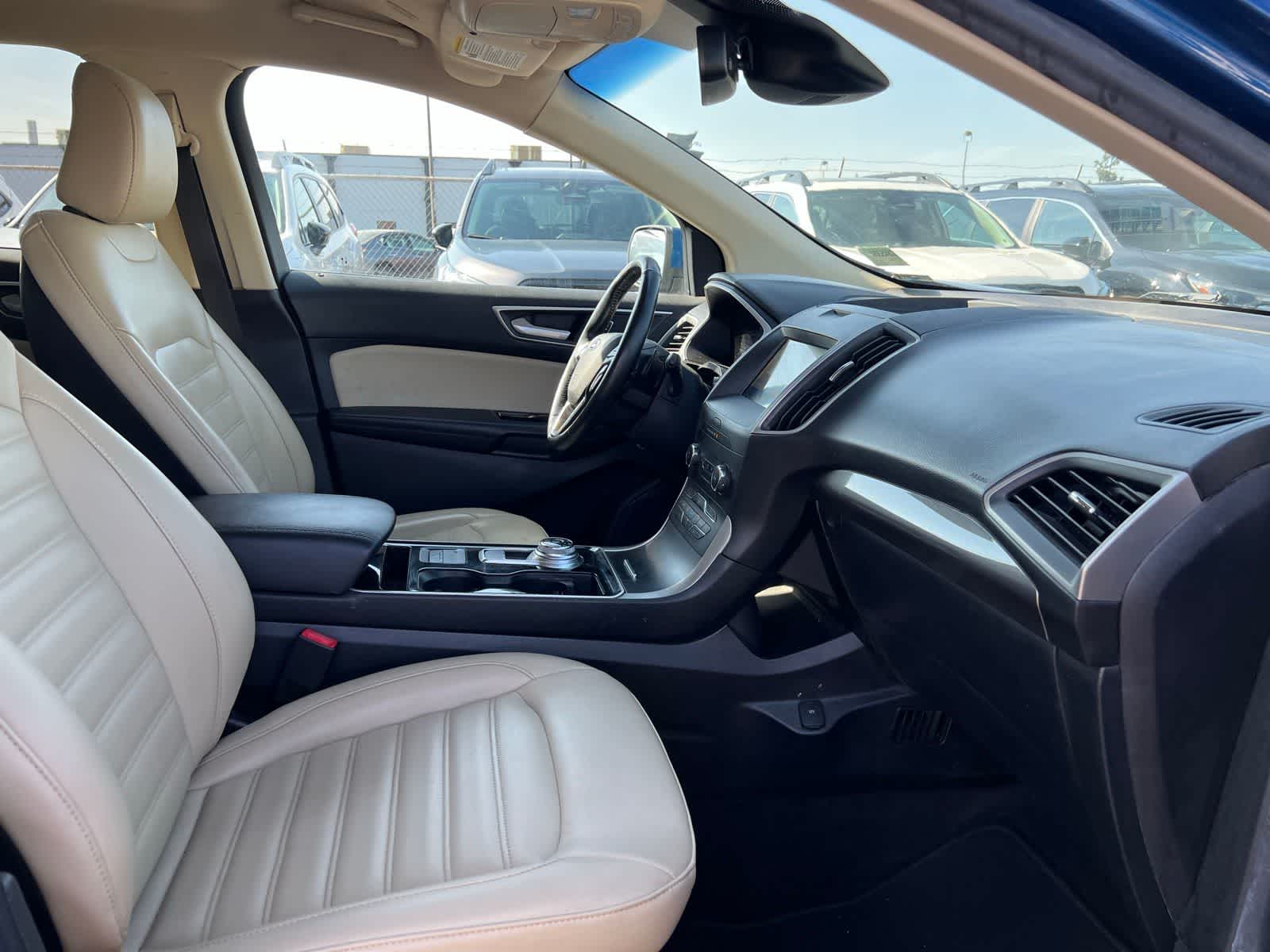 Thumbnail: 2020 Ford Edge - 26