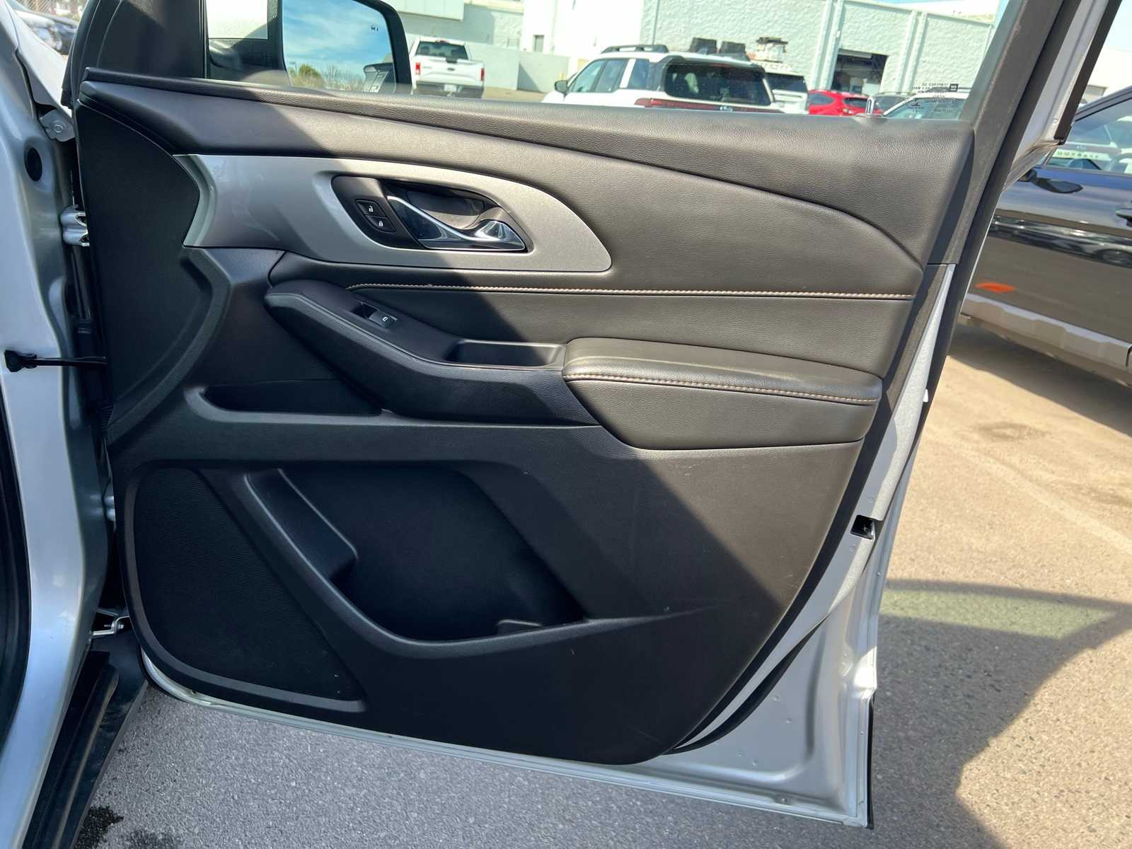 Thumbnail: 2021 Chevrolet Traverse - 26