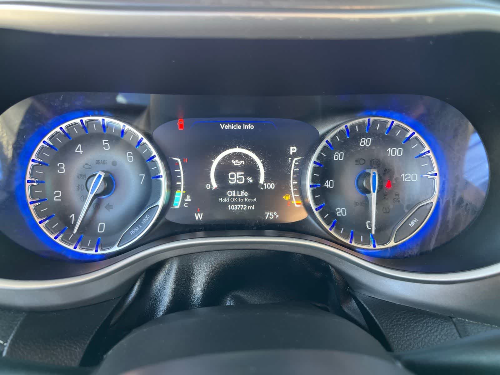 Thumbnail: 2023 Chrysler Pacifica - 42