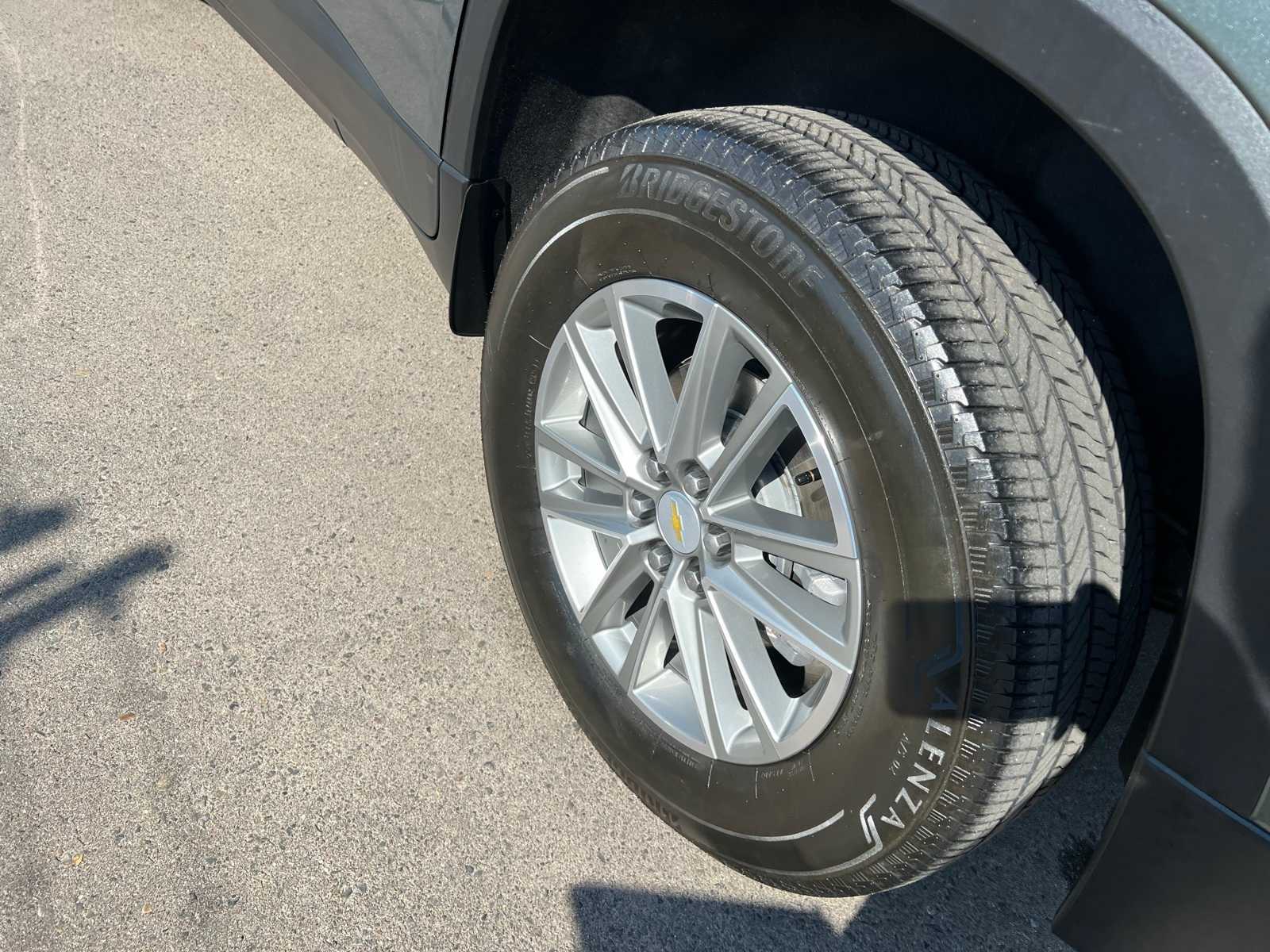 Thumbnail: 2023 Chevrolet Traverse - 17