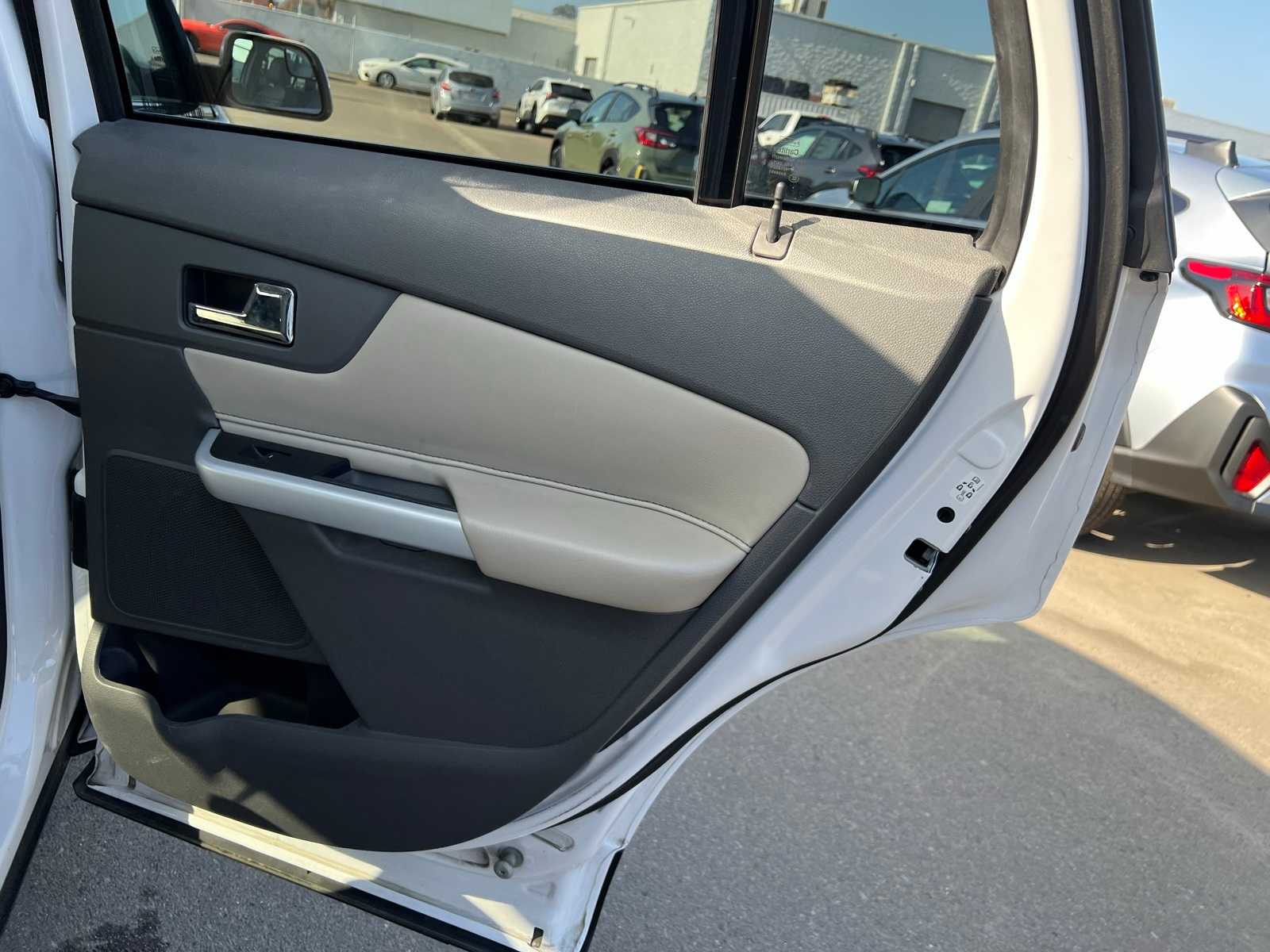 Thumbnail: 2013 Ford Edge - 24