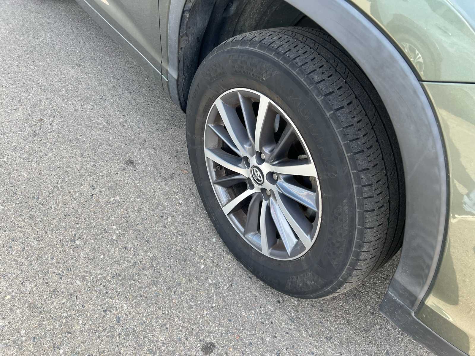 Thumbnail: 2018 Toyota Highlander - 25