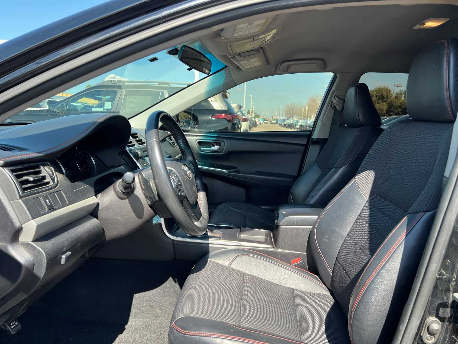 Thumbnail: 2017 Toyota Camry - 15