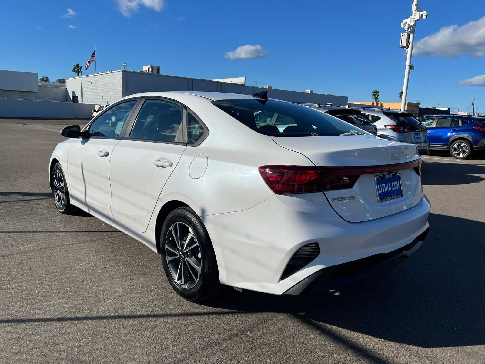 Thumbnail: 2023 Kia Forte - 3