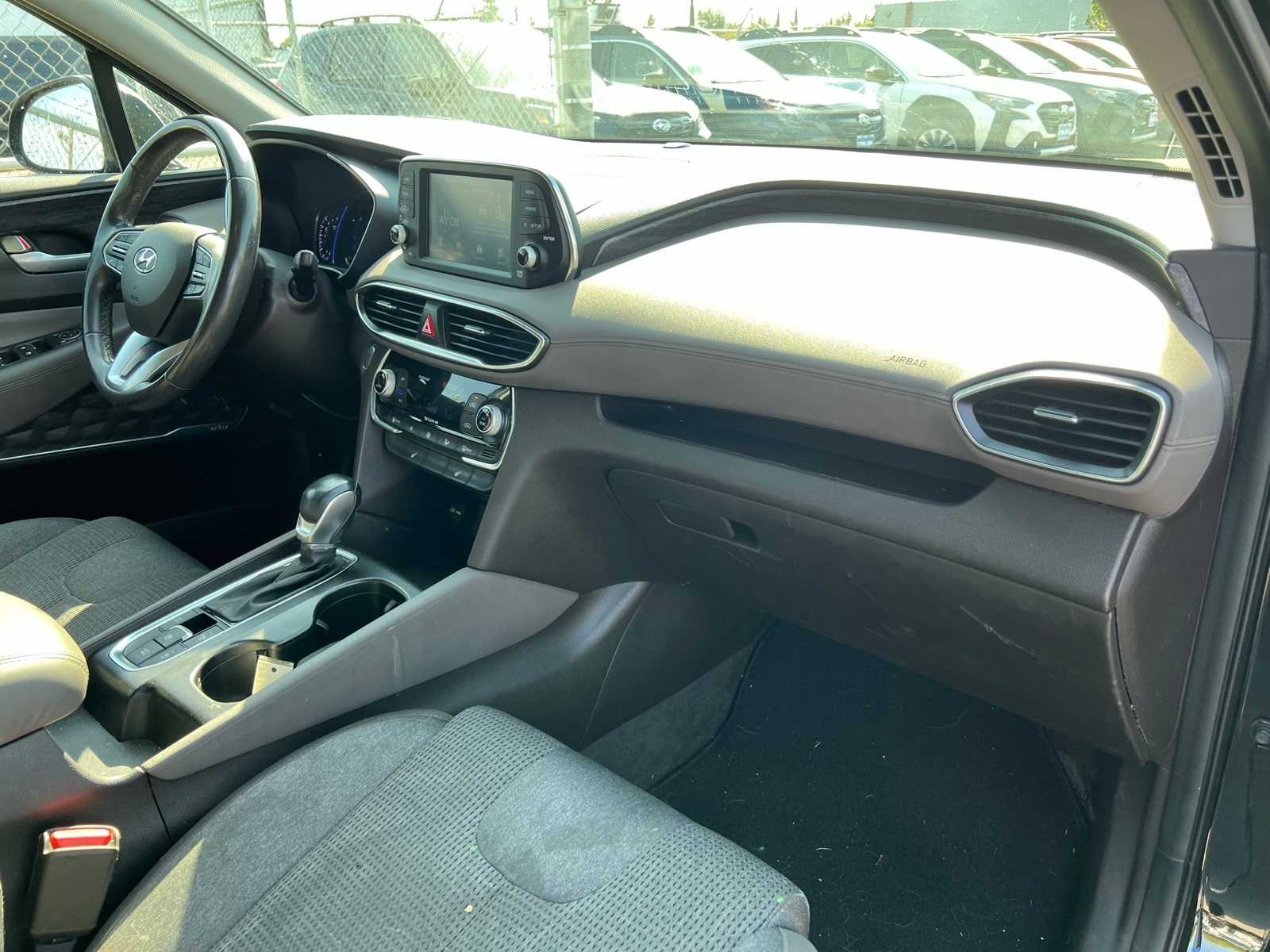 Thumbnail: 2019 Hyundai Santa Fe - 25