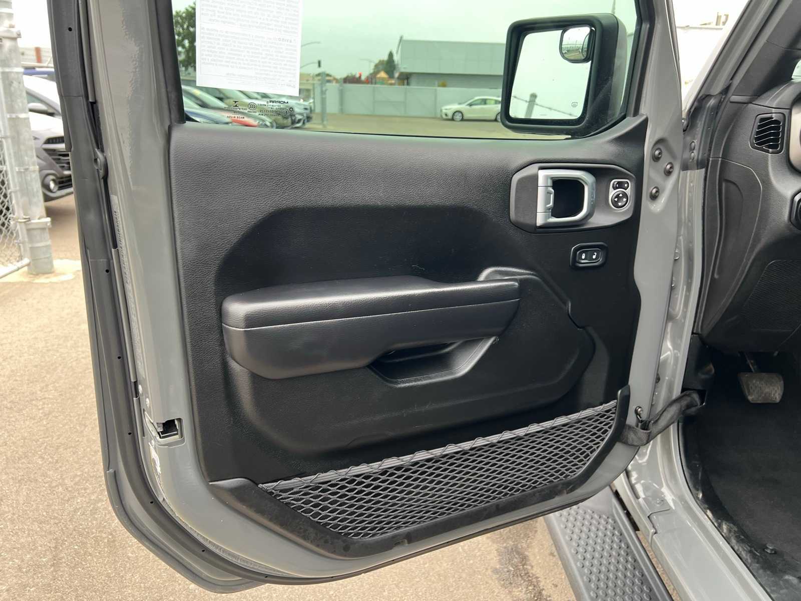 Thumbnail: 2020 Jeep Wrangler - 15