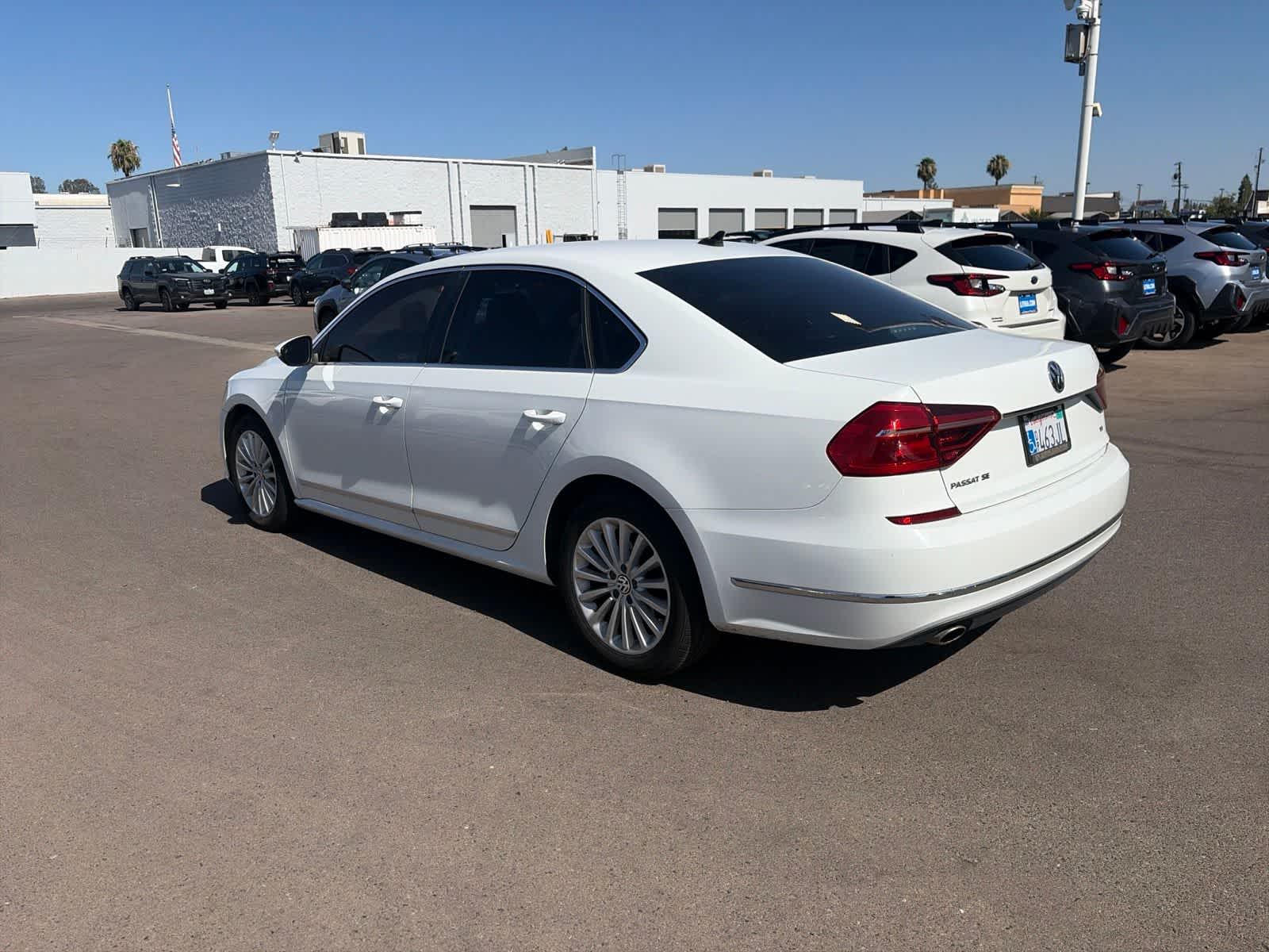 Thumbnail: 2017 Volkswagen Passat - 14