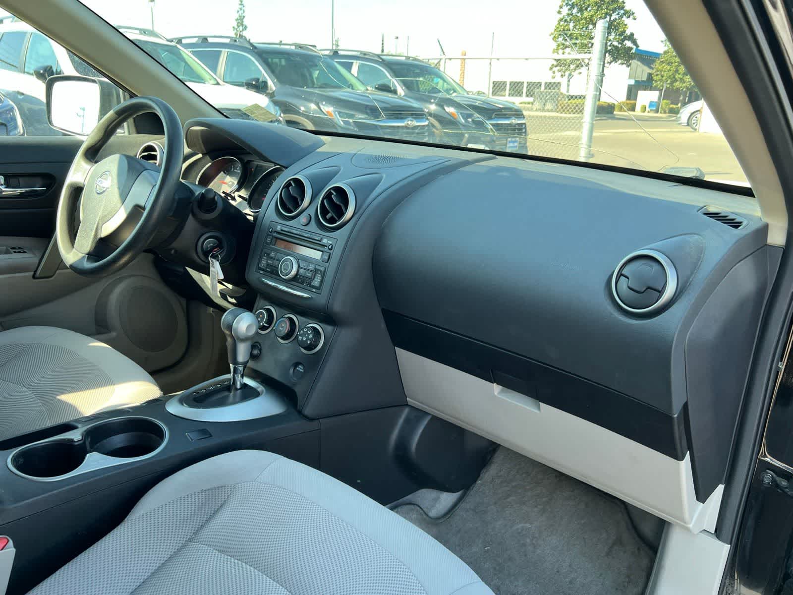 Thumbnail: 2014 Nissan Rogue - 26