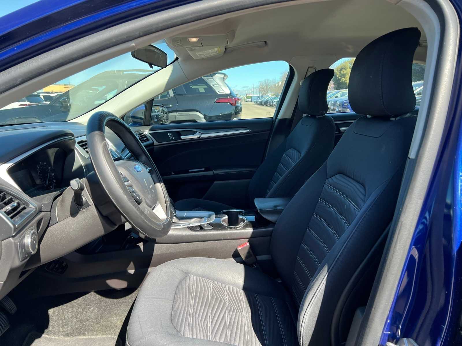 Thumbnail: 2016 Ford Fusion - 15