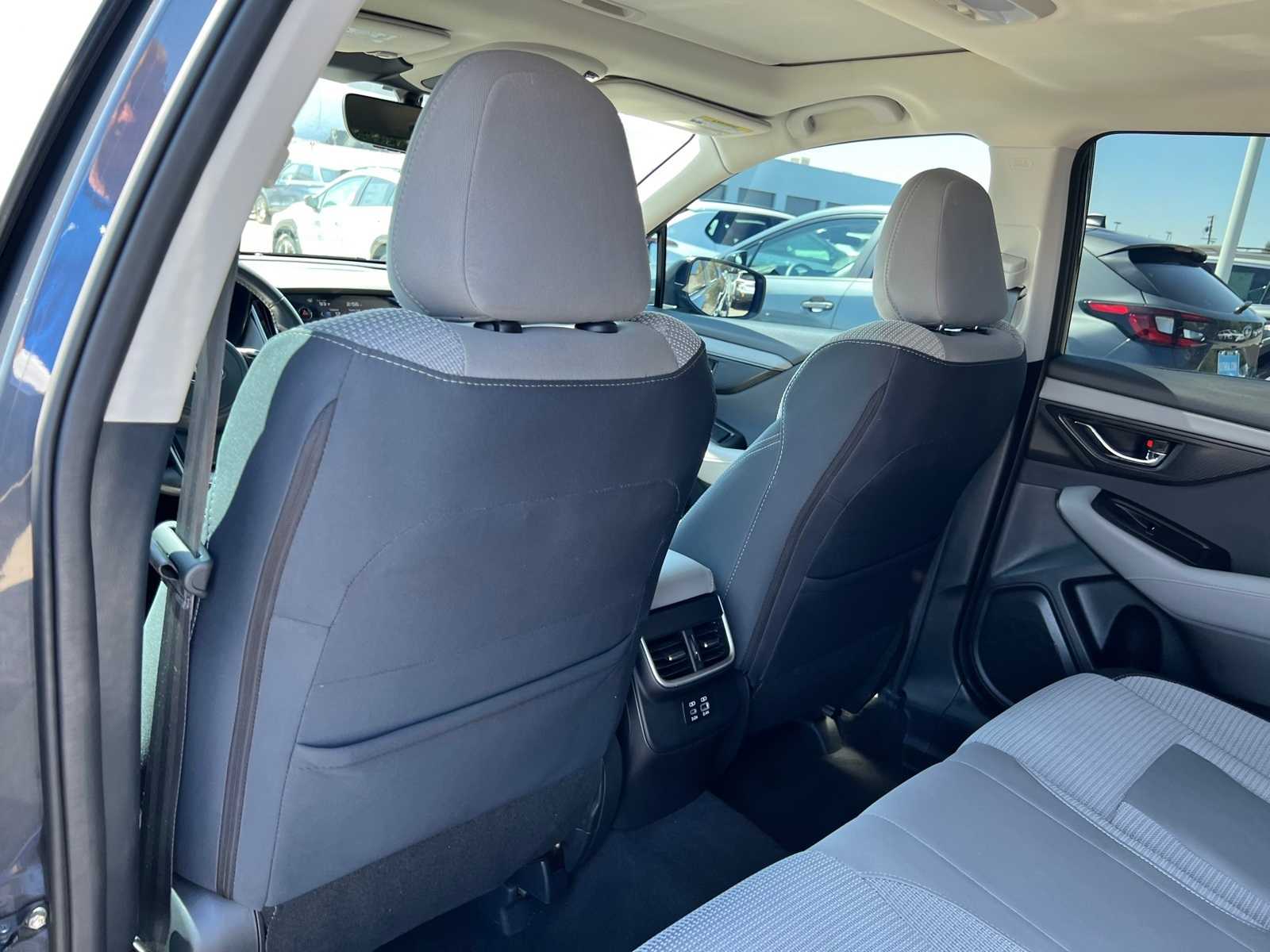 2023 Subaru Outback Premium 18