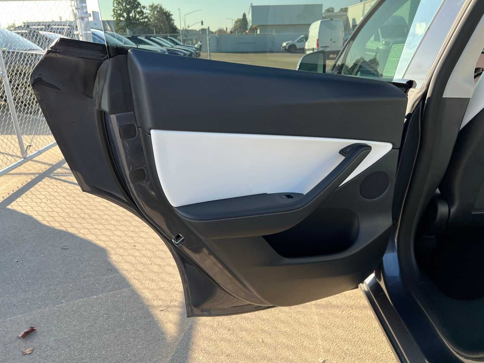 Thumbnail: 2022 Tesla Model Y - 19