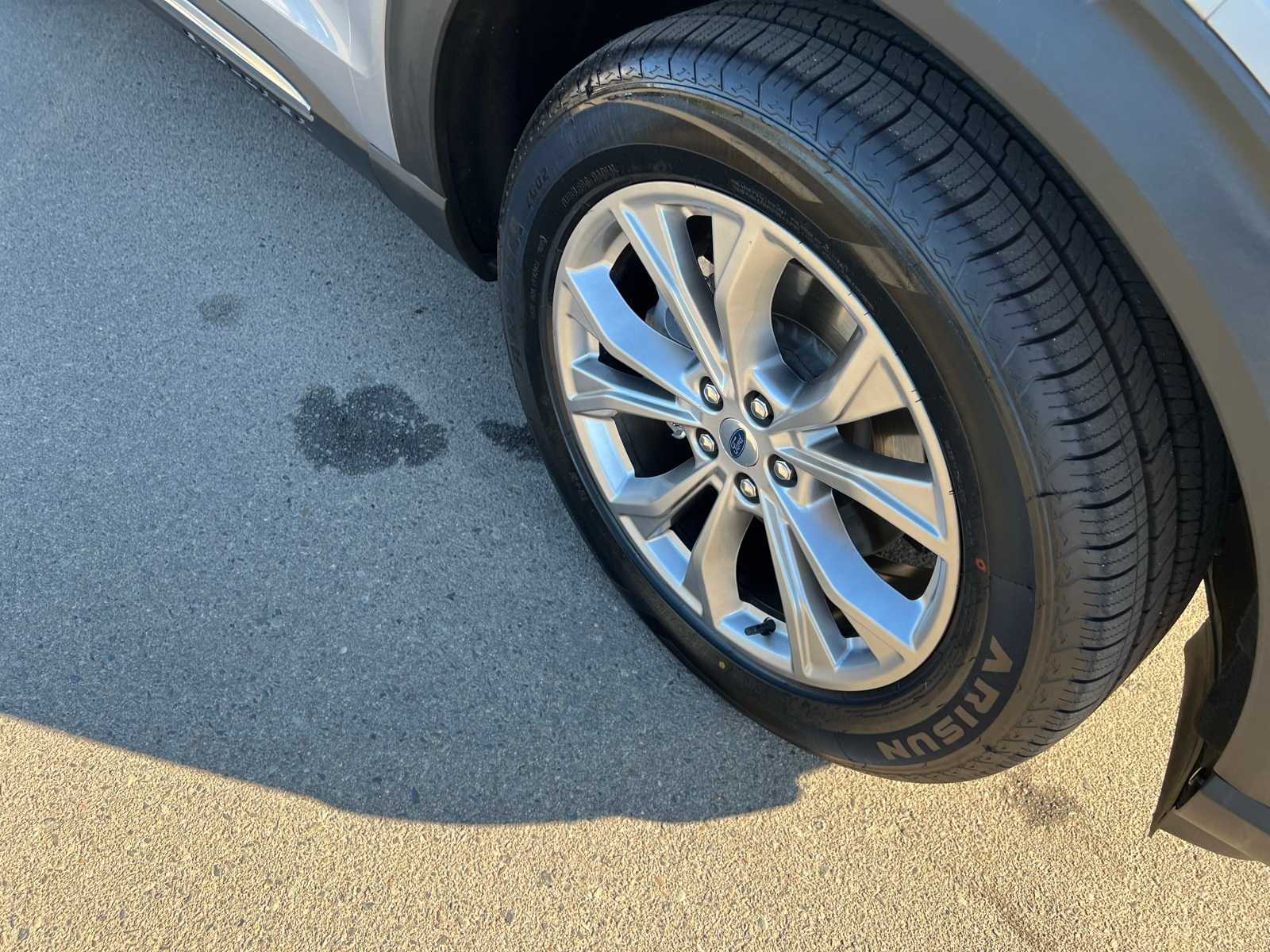 Thumbnail: 2021 Ford Explorer - 25