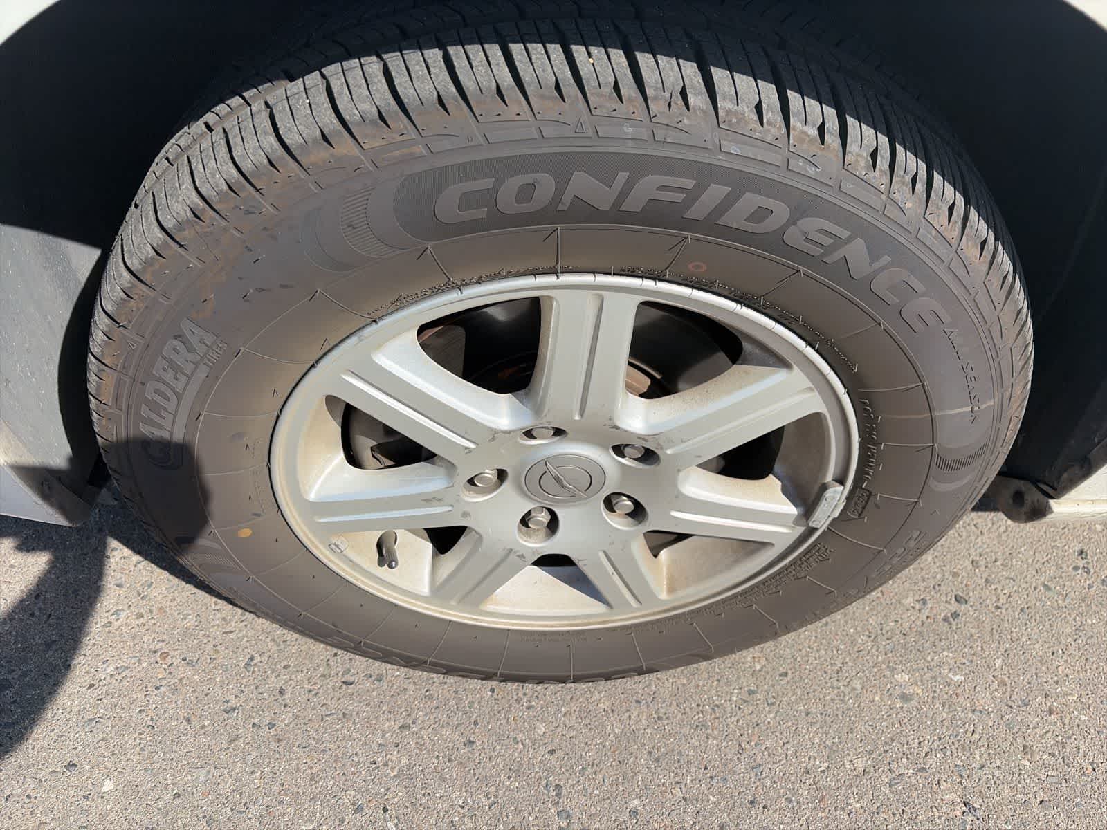 Thumbnail: 2012 Chrysler Town & Country - 25