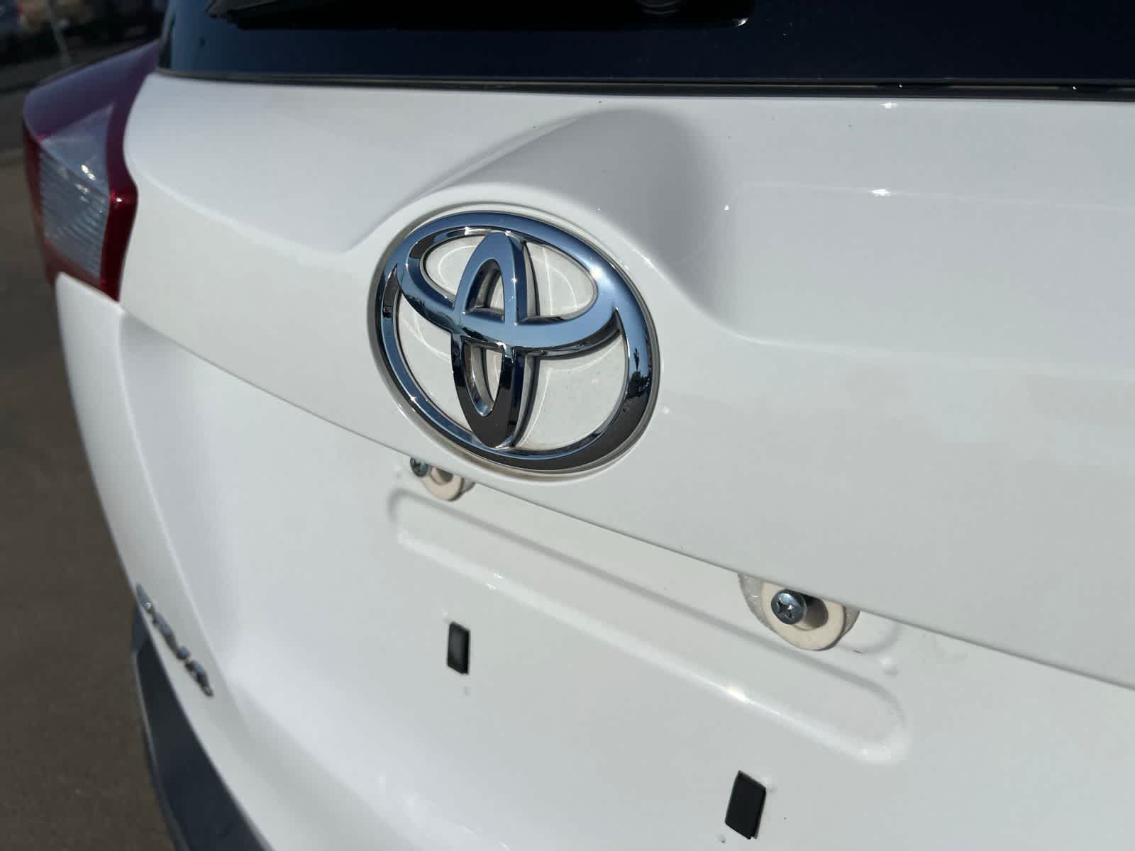 Thumbnail: 2015 Toyota RAV4 - 6