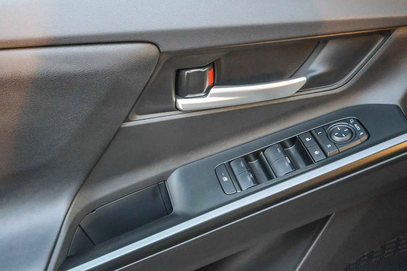 Thumbnail: 2026 Subaru Solterra - 21