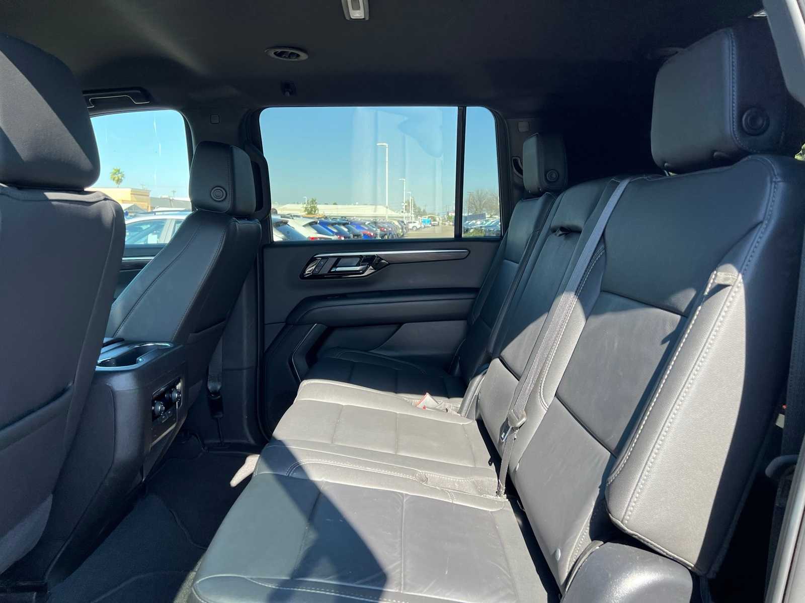 Thumbnail: 2025 Chevrolet Suburban - 17