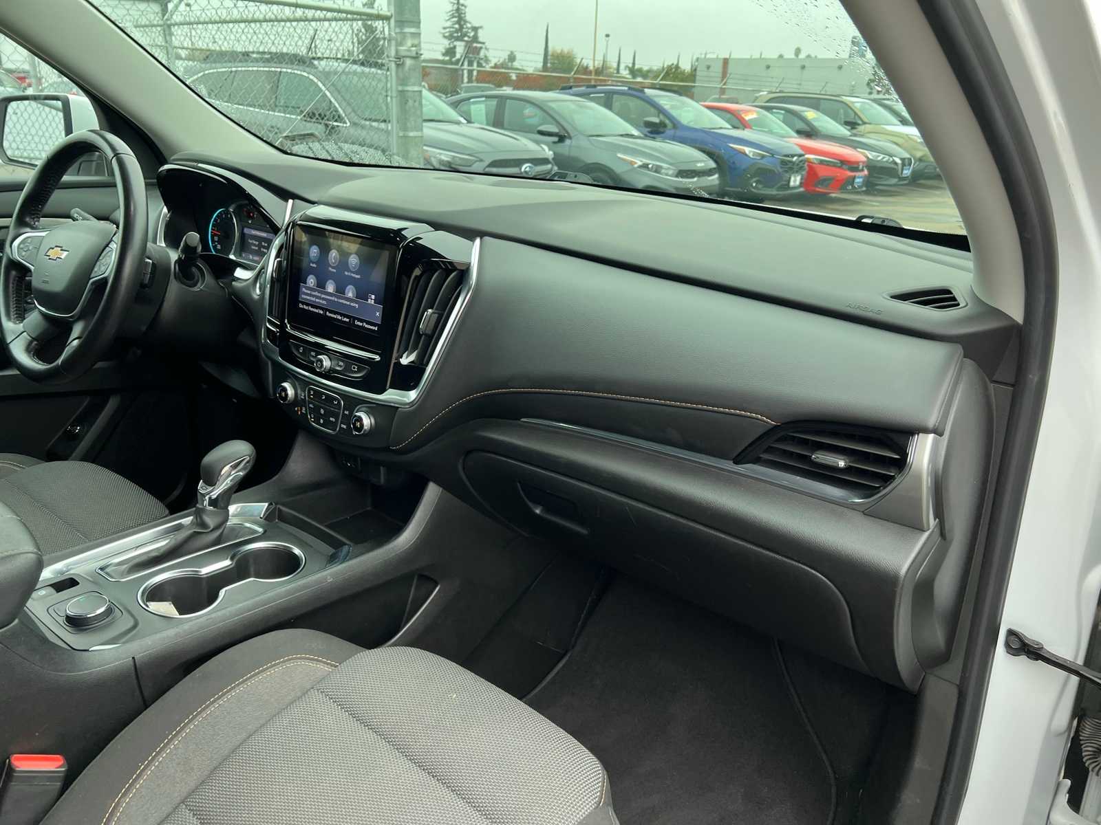 Thumbnail: 2021 Chevrolet Traverse - 25