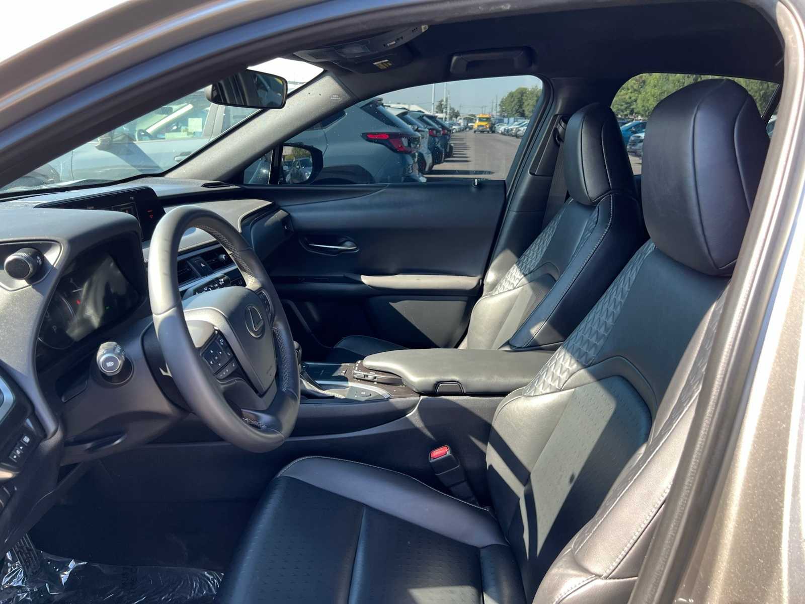 Thumbnail: 2020 Lexus UX - 14