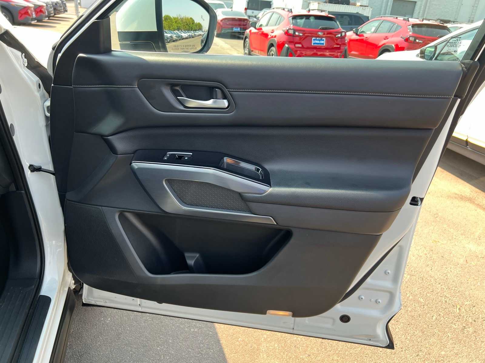 Thumbnail: 2022 Nissan Pathfinder - 28