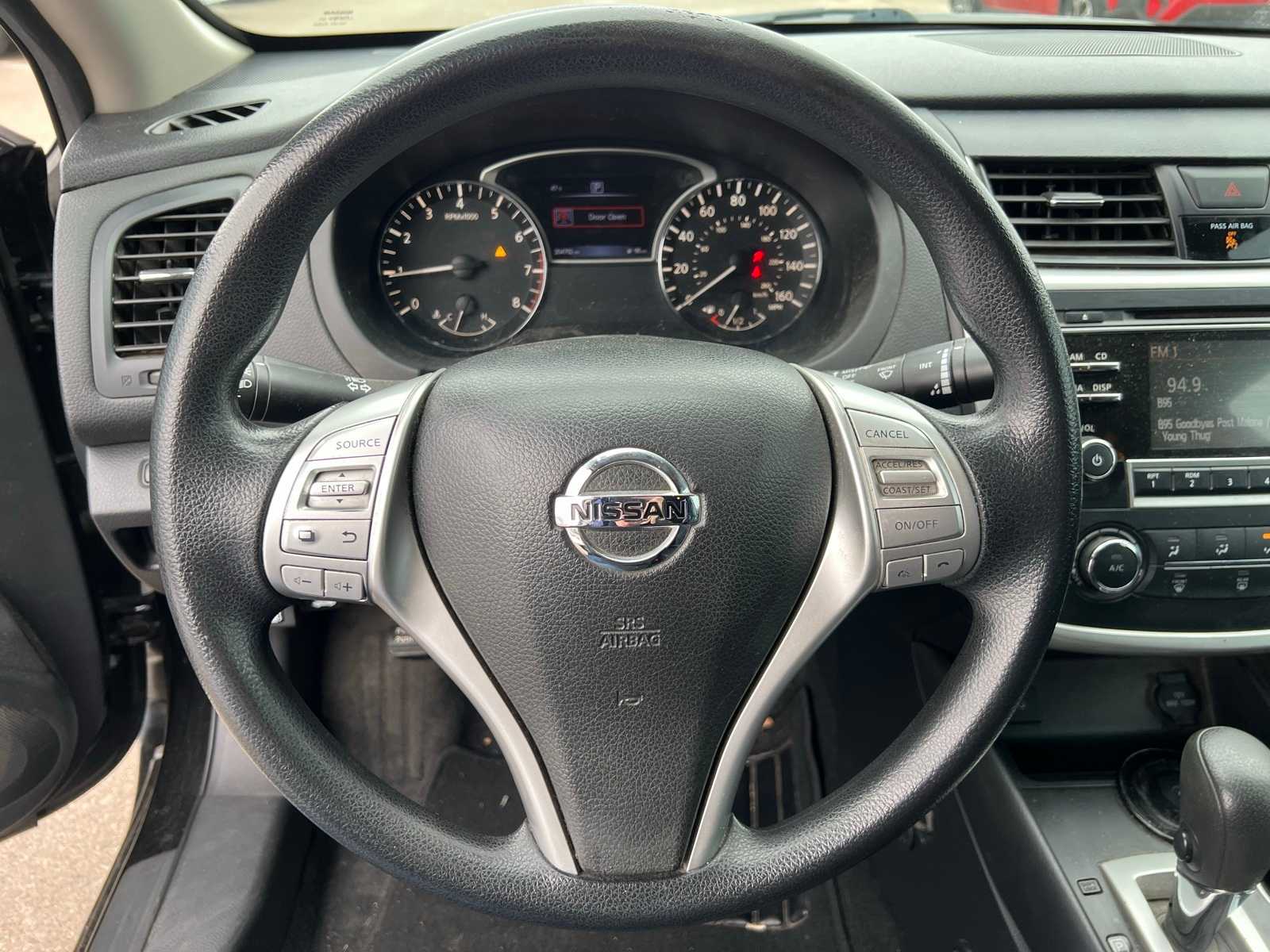 Thumbnail: 2017 Nissan Altima - 29