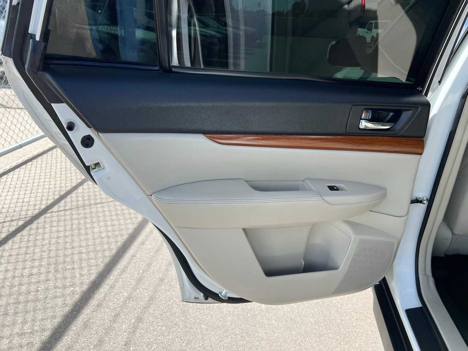 Thumbnail: 2014 Subaru Outback - 20