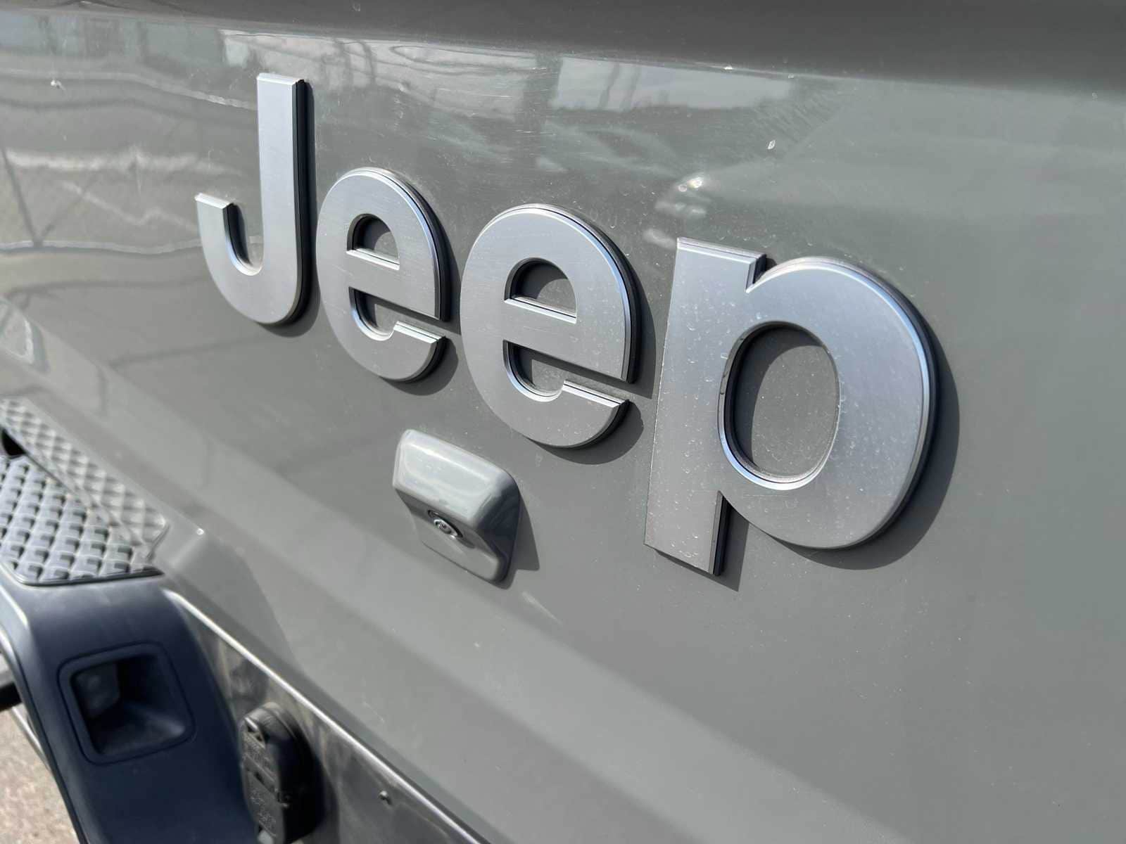 Thumbnail: 2021 Jeep Gladiator - 5