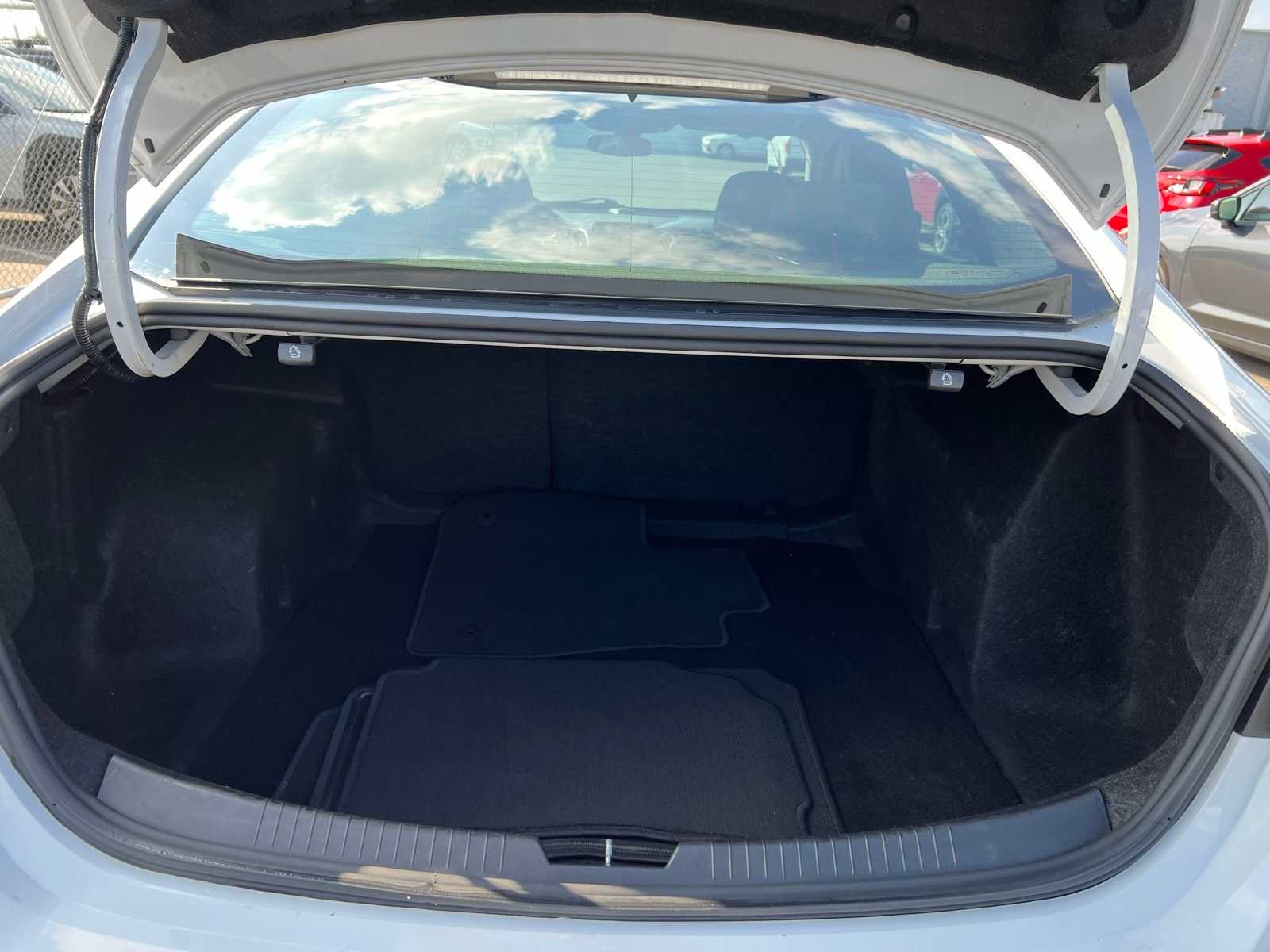 Thumbnail: 2022 Chevrolet Malibu - 7