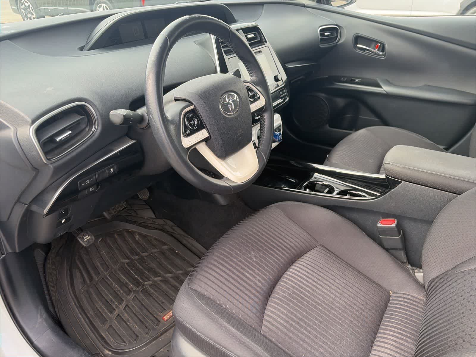 Thumbnail: 2018 Toyota Prius Prime - 28