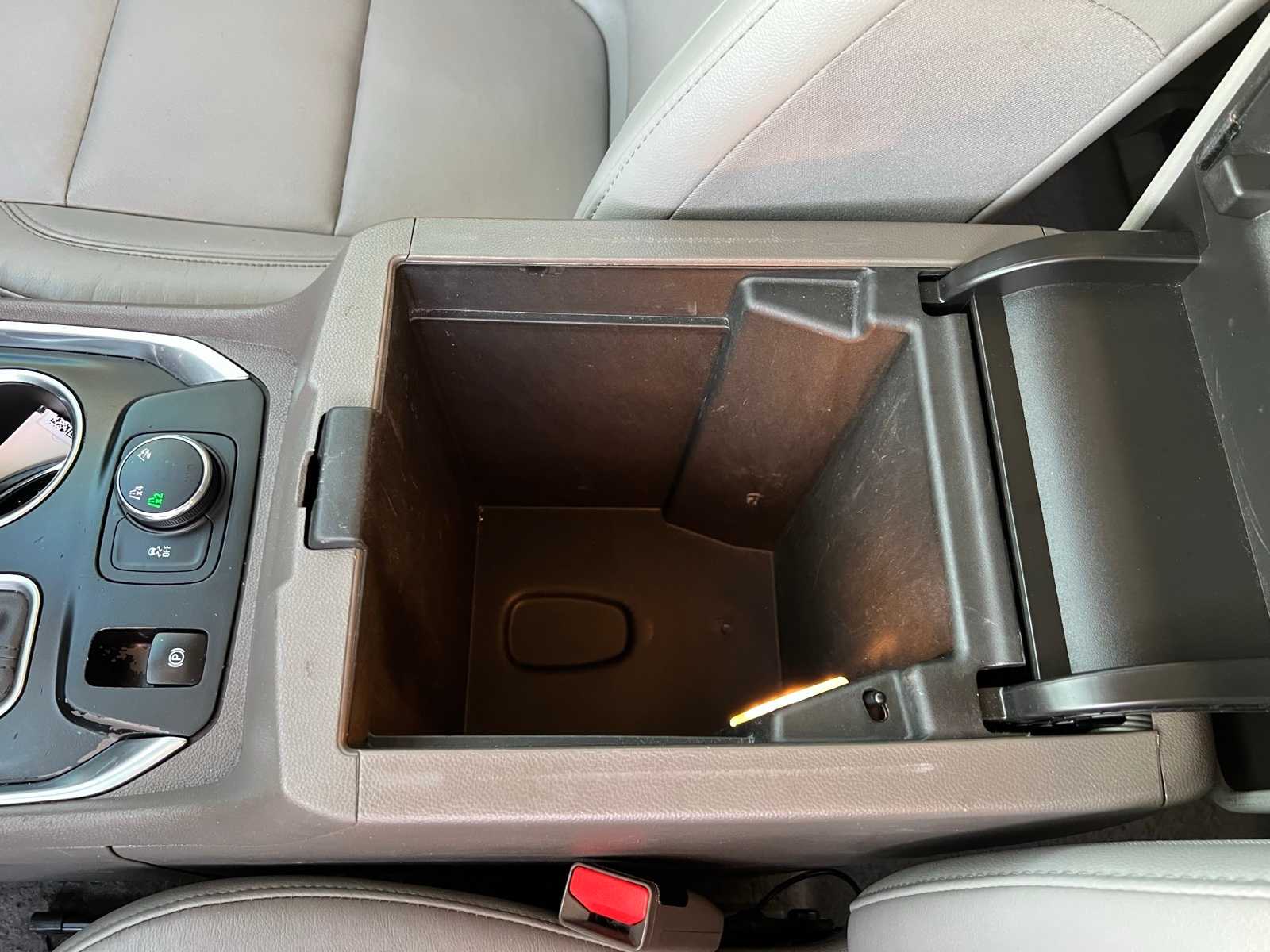 Thumbnail: 2019 Chevrolet Traverse - 41