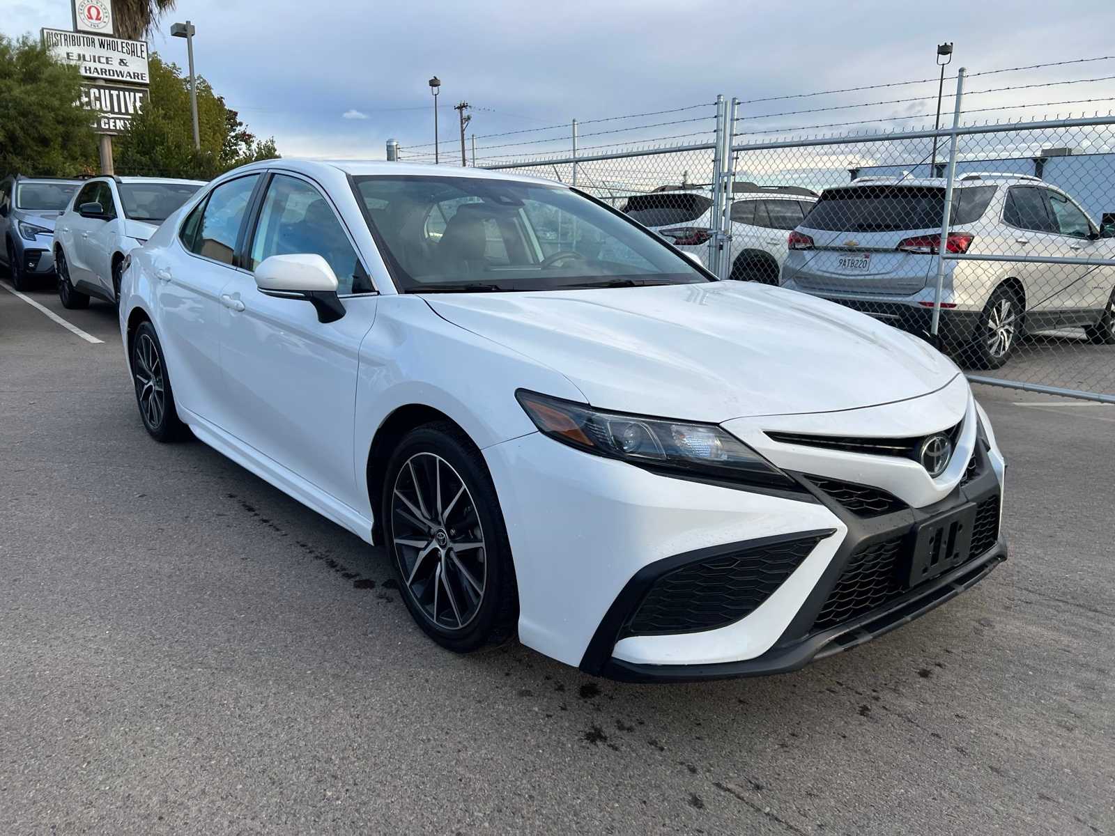 Thumbnail: 2023 Toyota Camry - 10