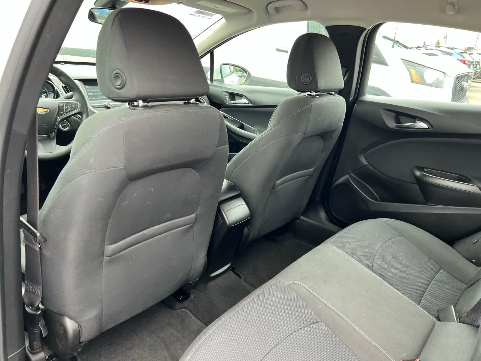 Thumbnail: 2016 Chevrolet Cruze - 18