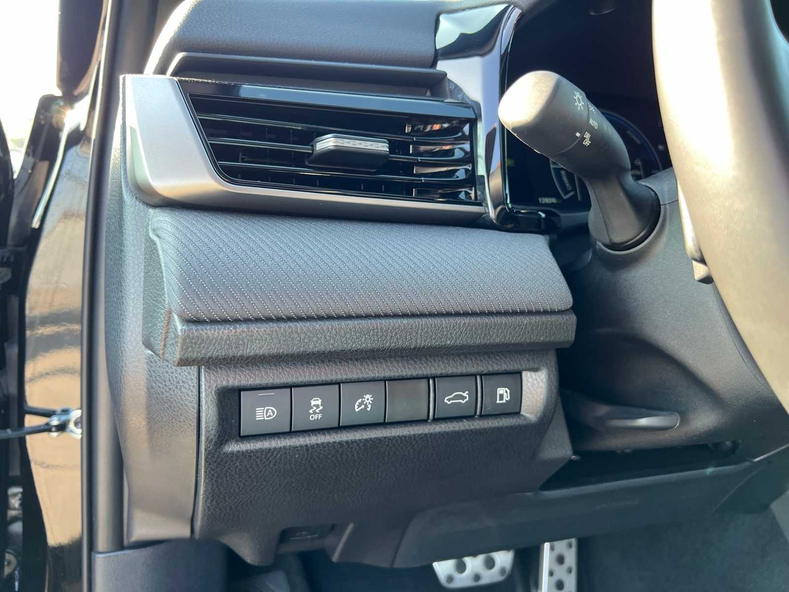 Thumbnail: 2025 Toyota Camry - 33