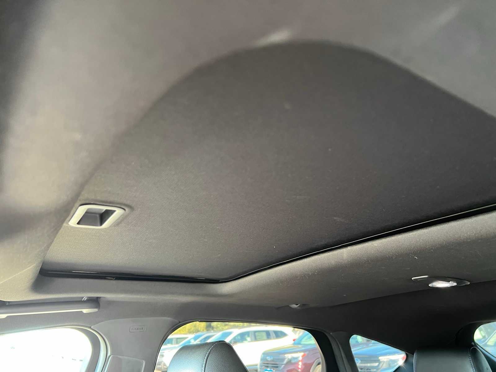 Thumbnail: 2017 Ford Focus - 34