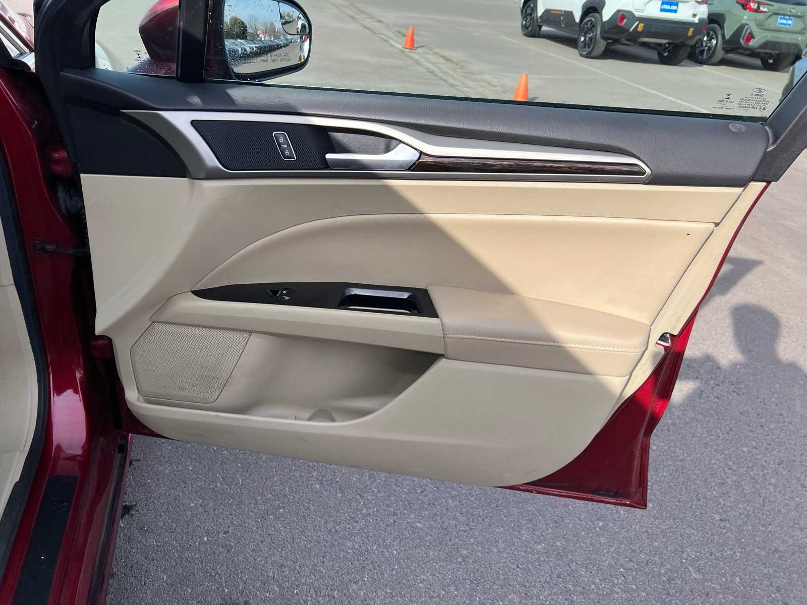 Thumbnail: 2015 Ford Fusion - 28