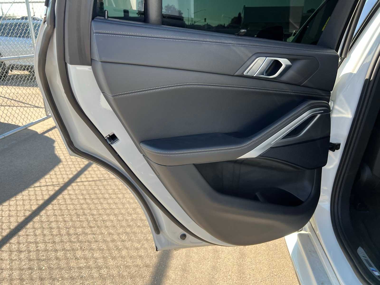 Thumbnail: 2022 BMW X6 - 20