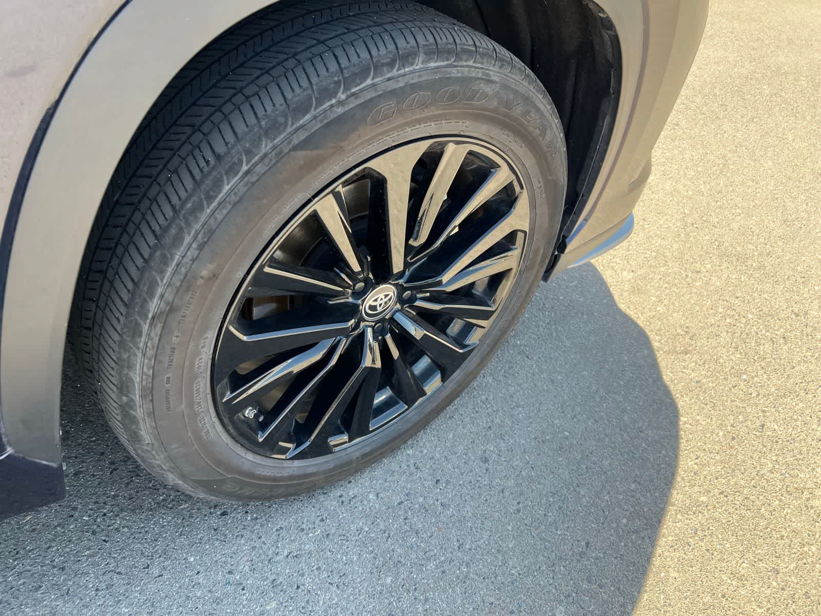 Thumbnail: 2025 Toyota Highlander - 25