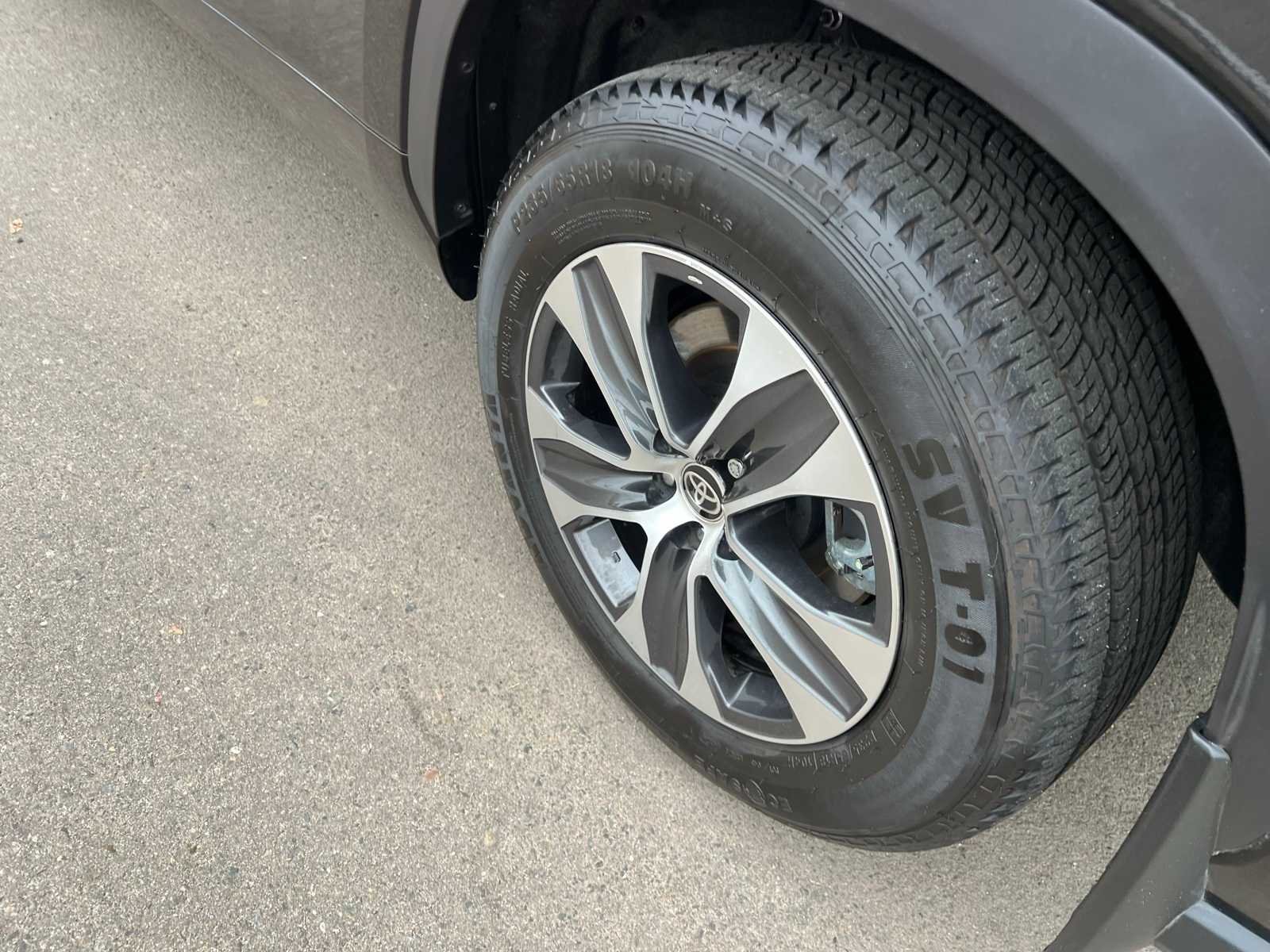 Thumbnail: 2021 Toyota Highlander - 17