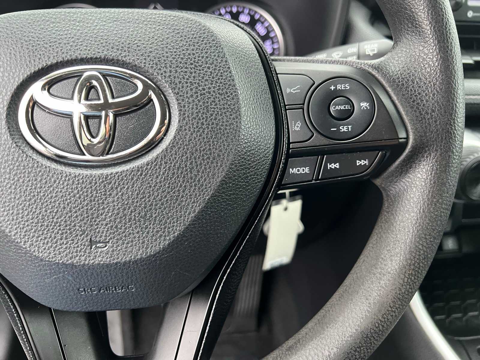 Thumbnail: 2022 Toyota RAV4 - 32