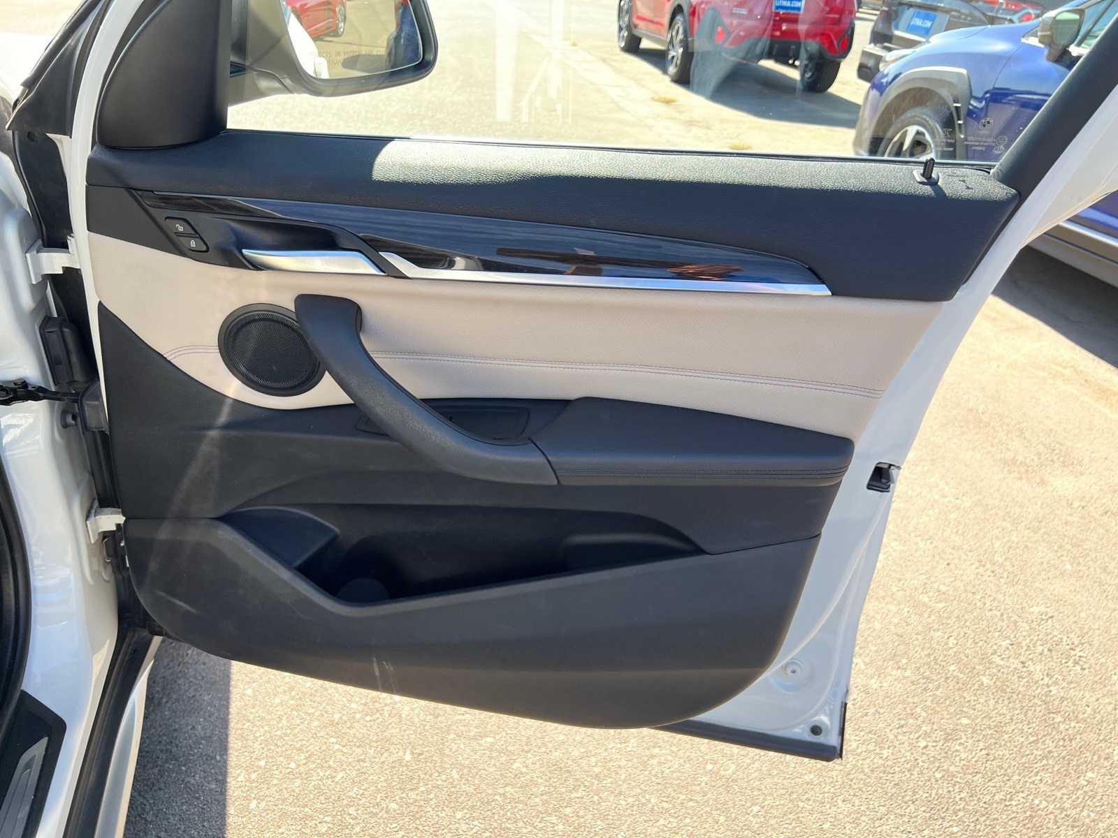 Thumbnail: 2016 BMW X1 - 27