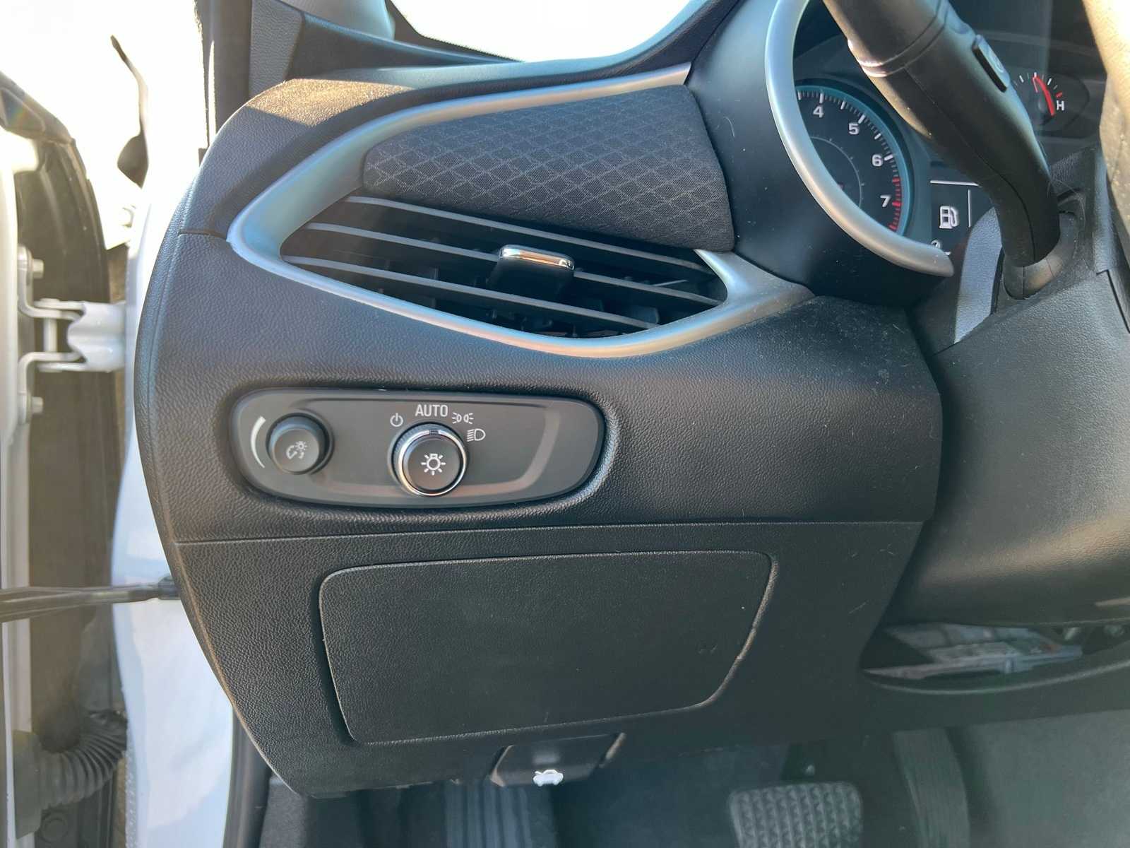 Thumbnail: 2023 Chevrolet Malibu - 29