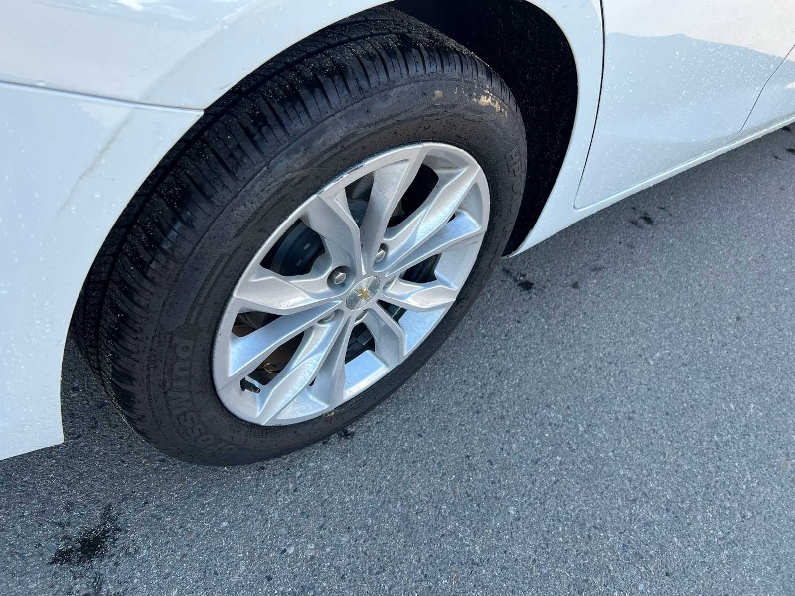 Thumbnail: 2023 Chevrolet Malibu - 21