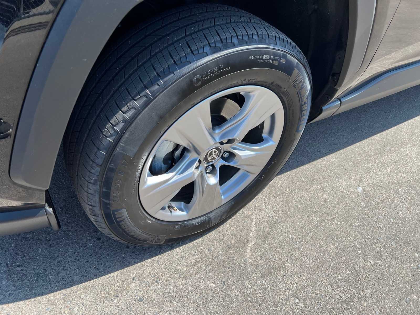 2023 Toyota RAV4 XLE 13