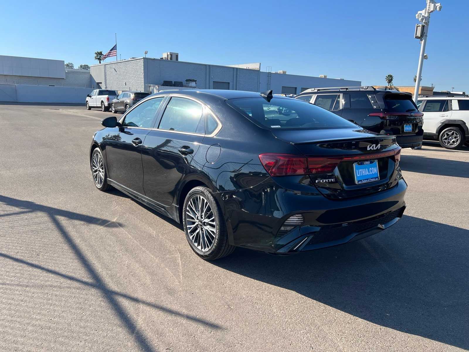 Thumbnail: 2022 Kia Forte - 3