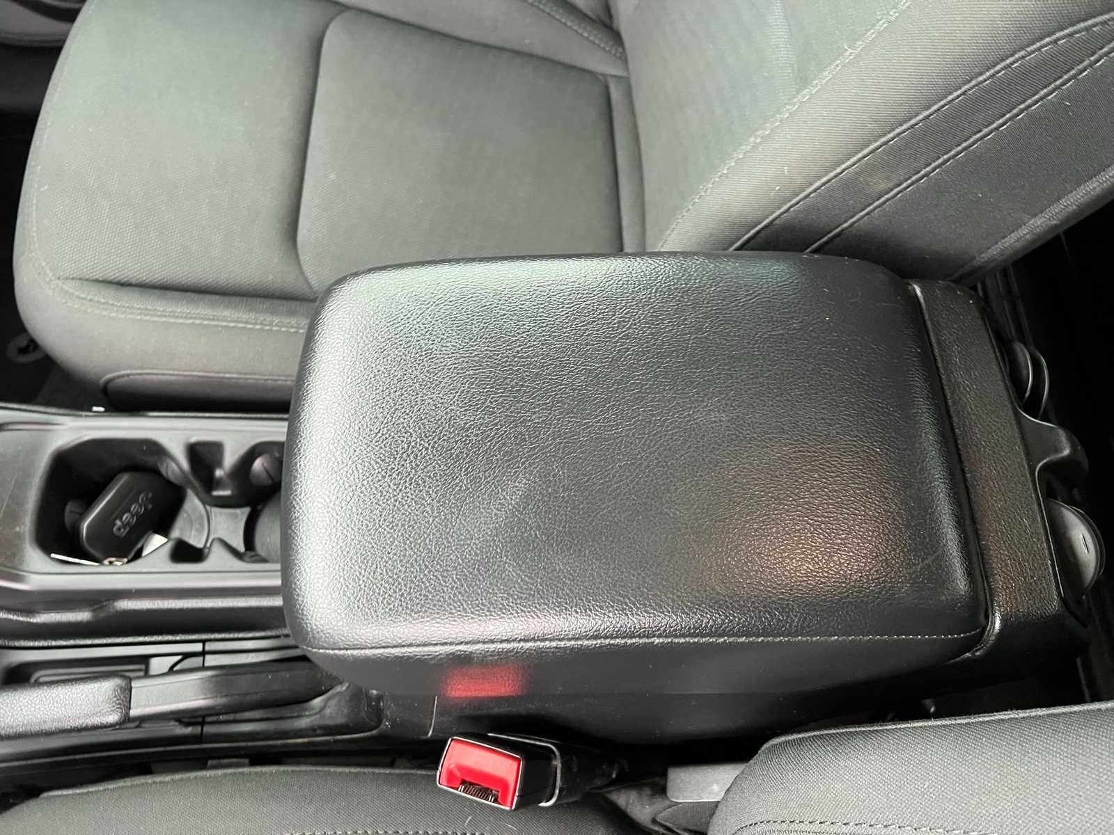 Thumbnail: 2020 Jeep Wrangler - 38