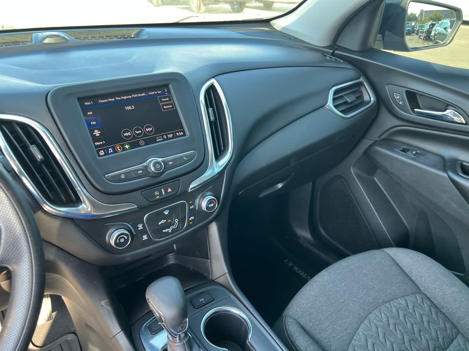Thumbnail: 2022 Chevrolet Equinox - 32