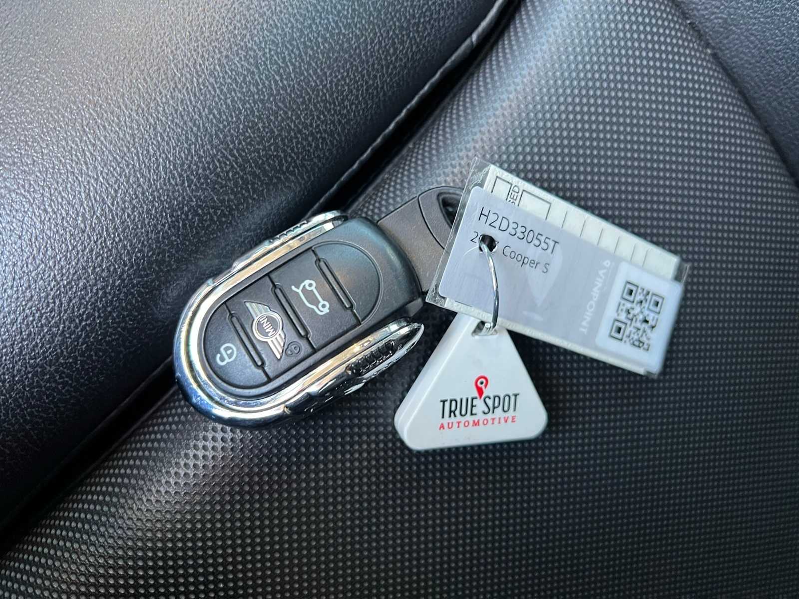 Thumbnail: 2017 MINI Cooper Hardtop - 36